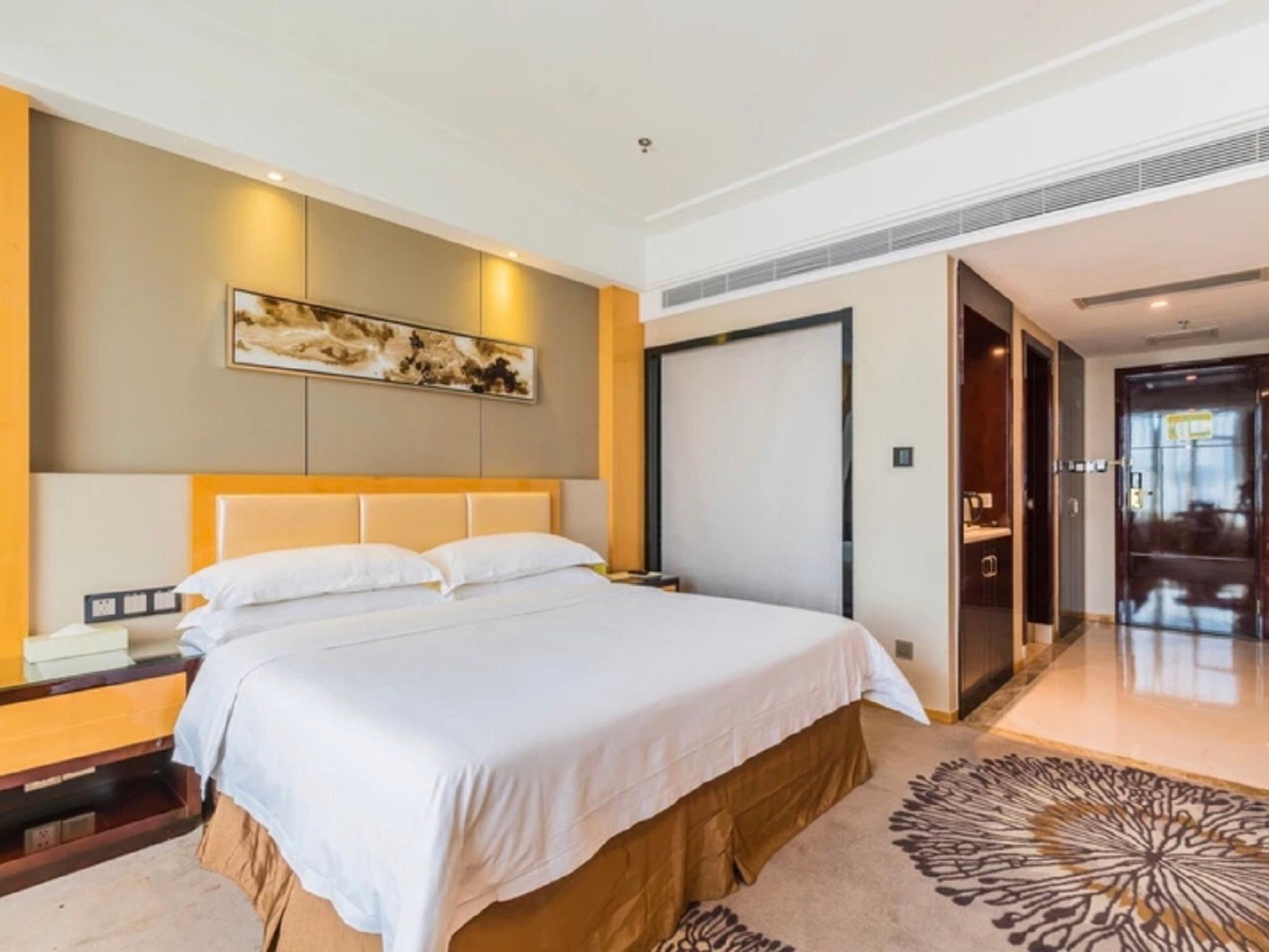 Vienna International Hotel (Foshan Flower World) 25/51