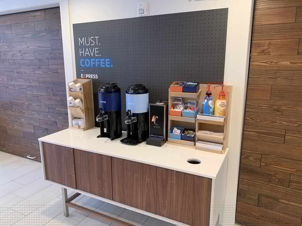 Holiday Inn Express And Suites Wilmington West - Medical Park 50/60