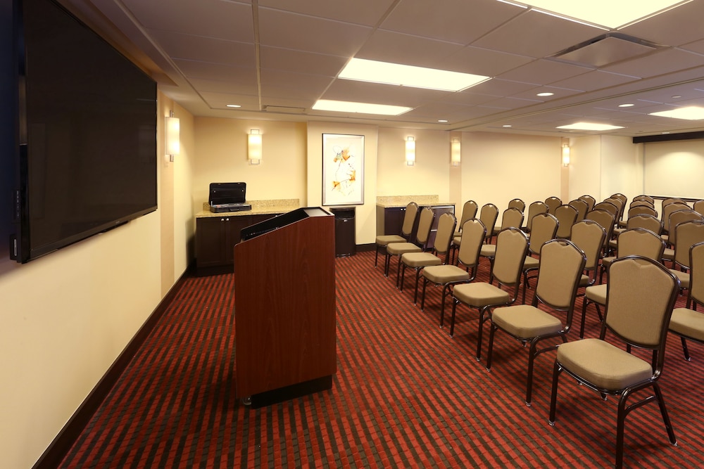 Hyatt Place Flushing Laguardia Airport 55/58