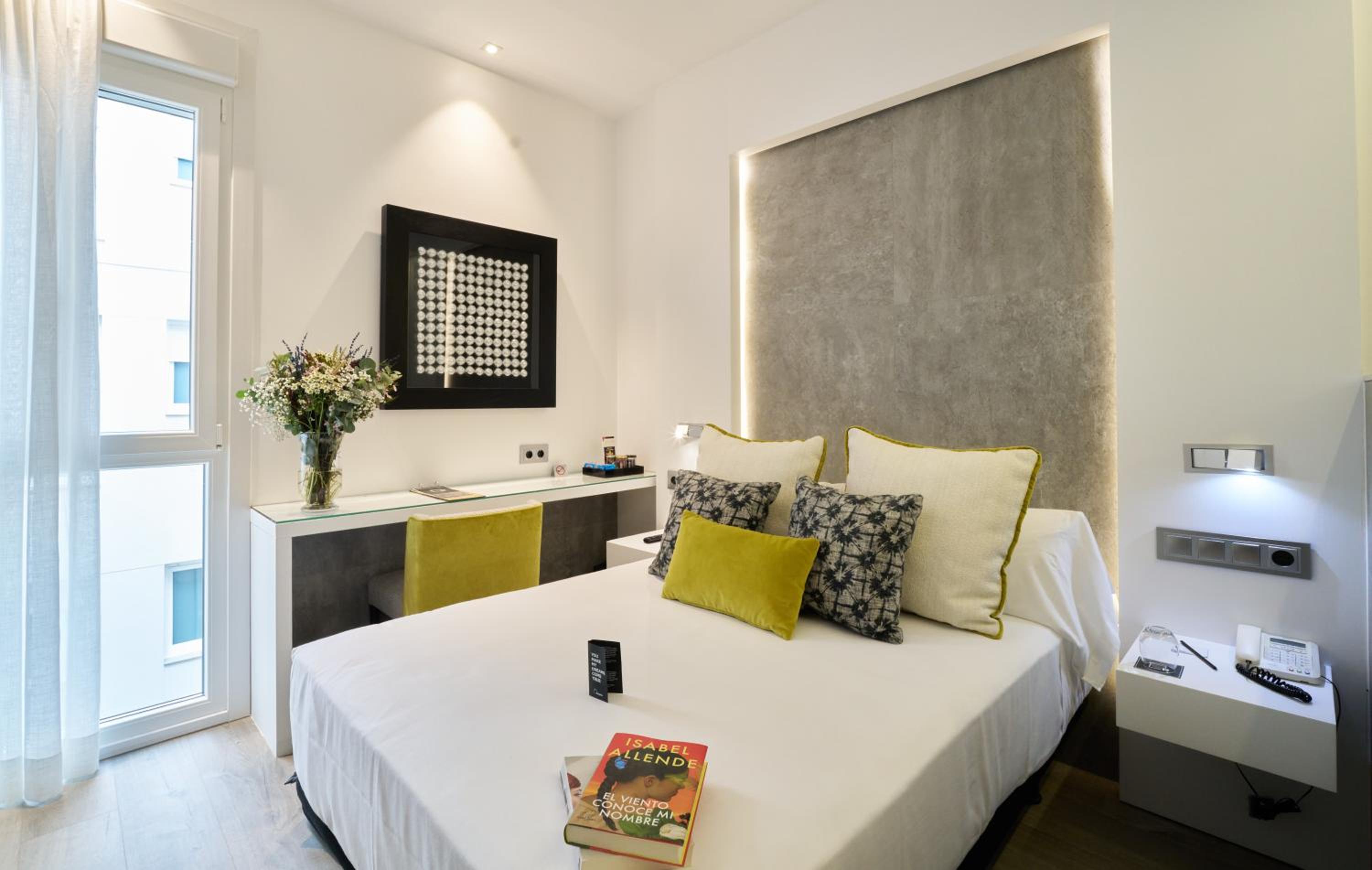 Interior, Single