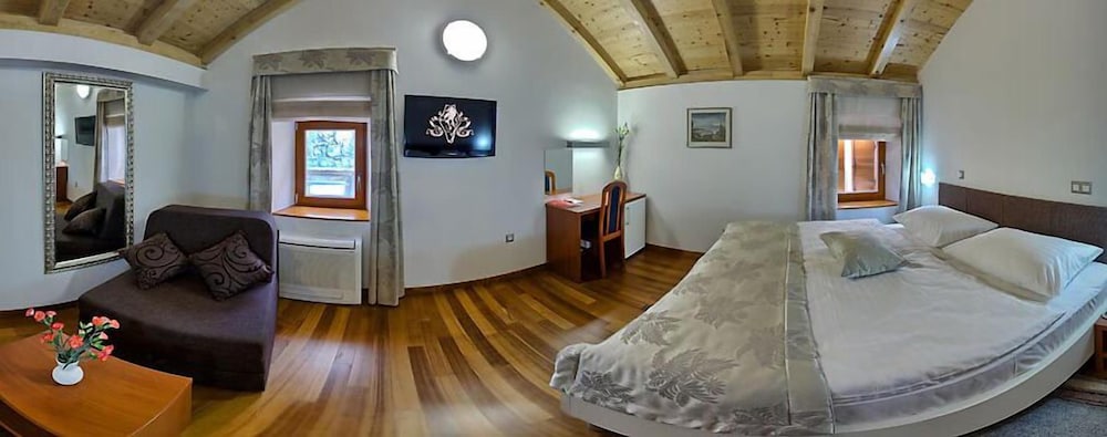 Hotel Monika 48/73