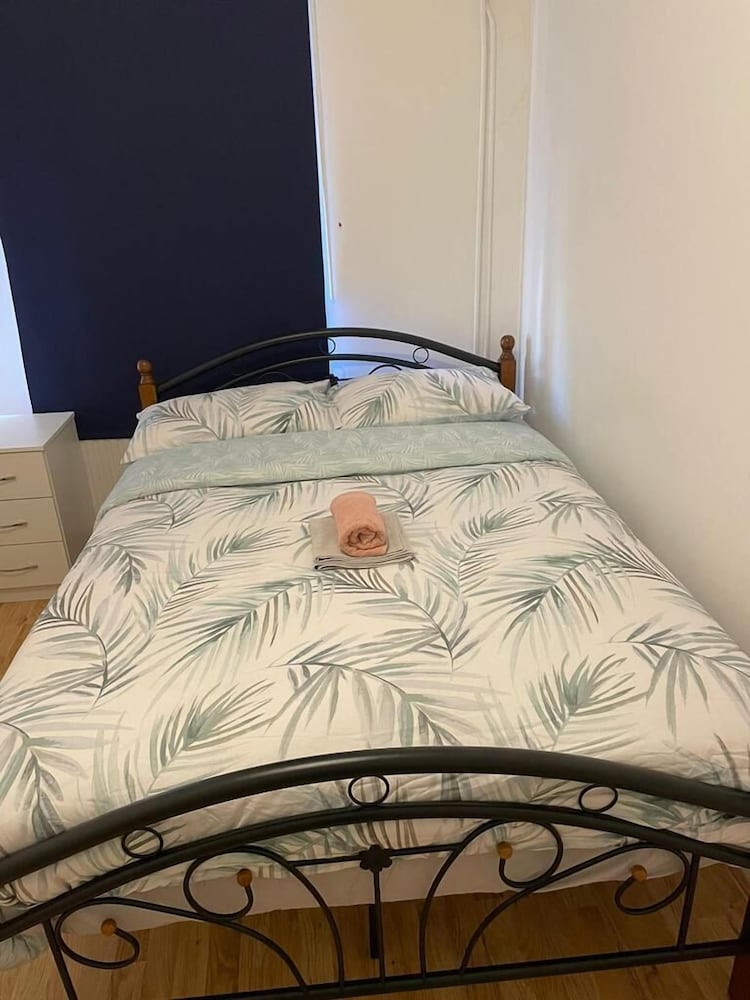 Rahal Hotel Hackney London 33/47