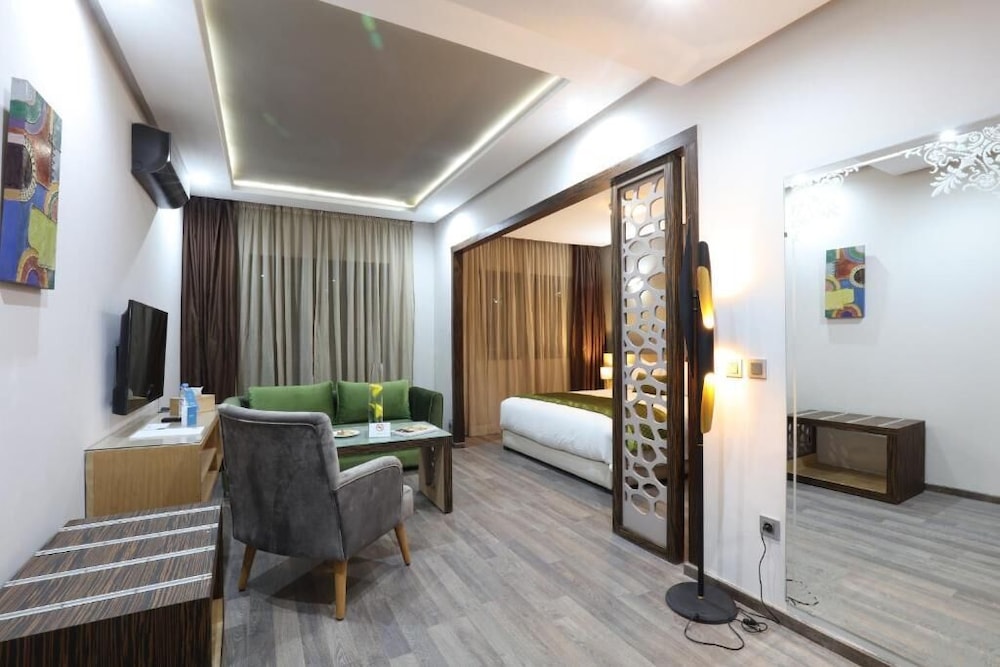 Silver Suites Hotel & Spa 44/63