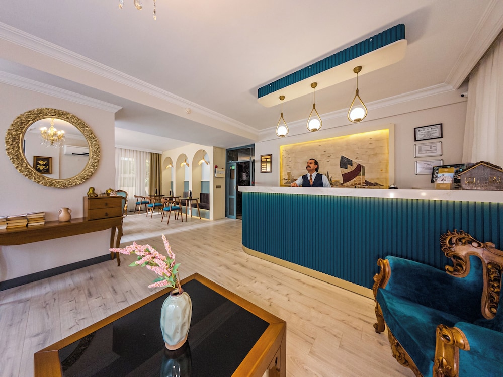 Triana Hotel 12/65