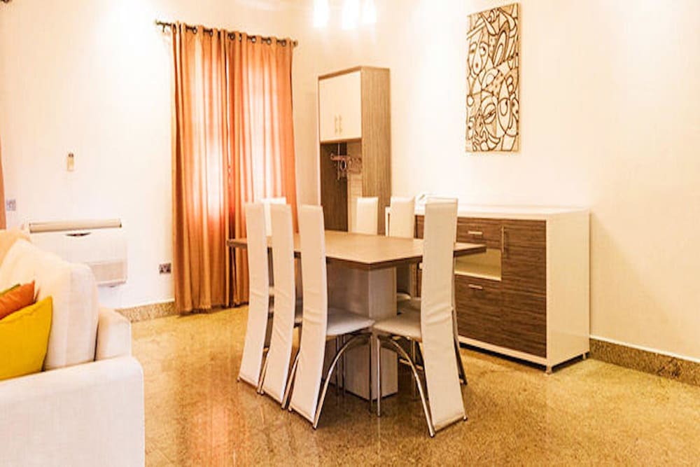 Reeve Court Apartment 10/11