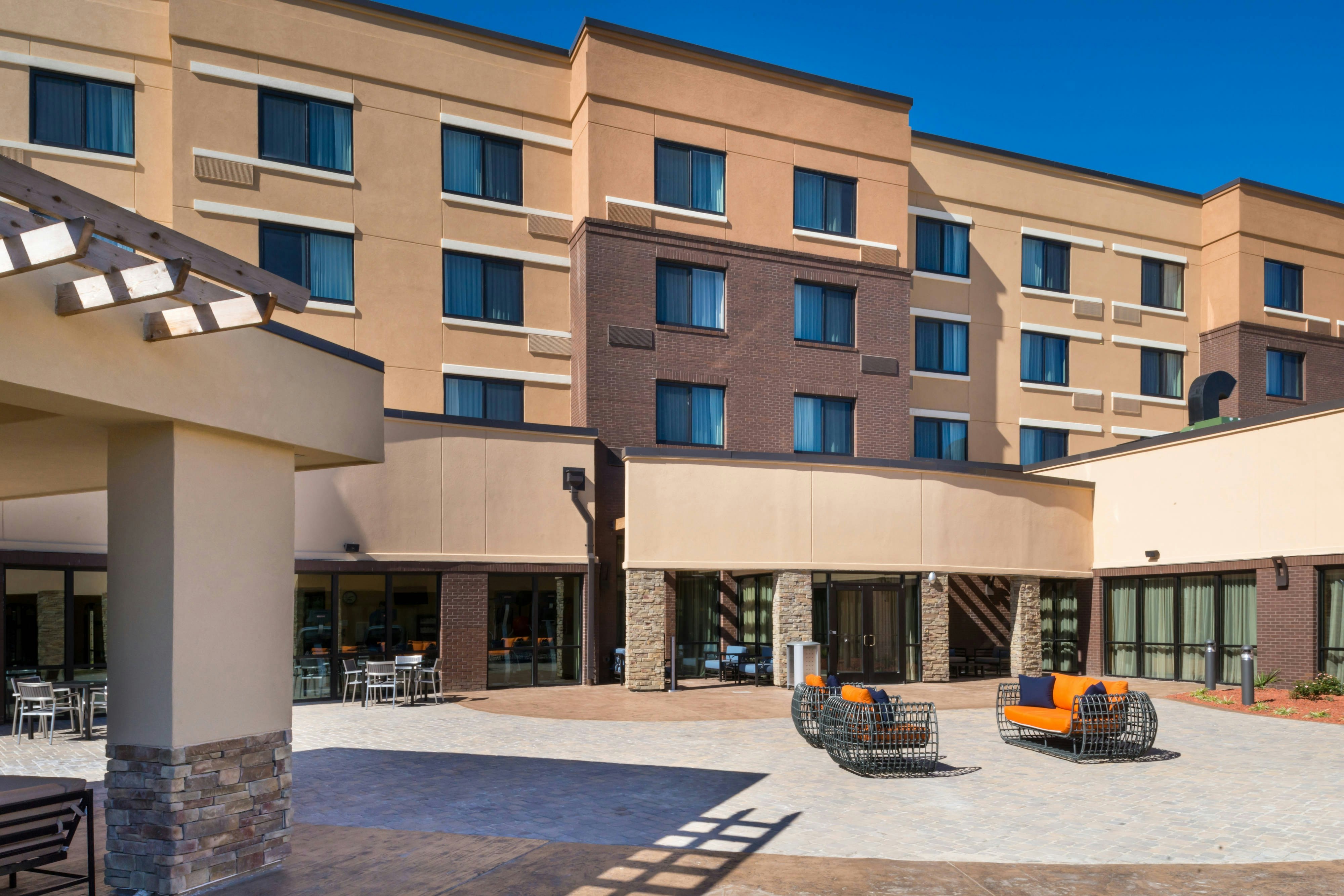 Courtyard Jacksonville 45/53