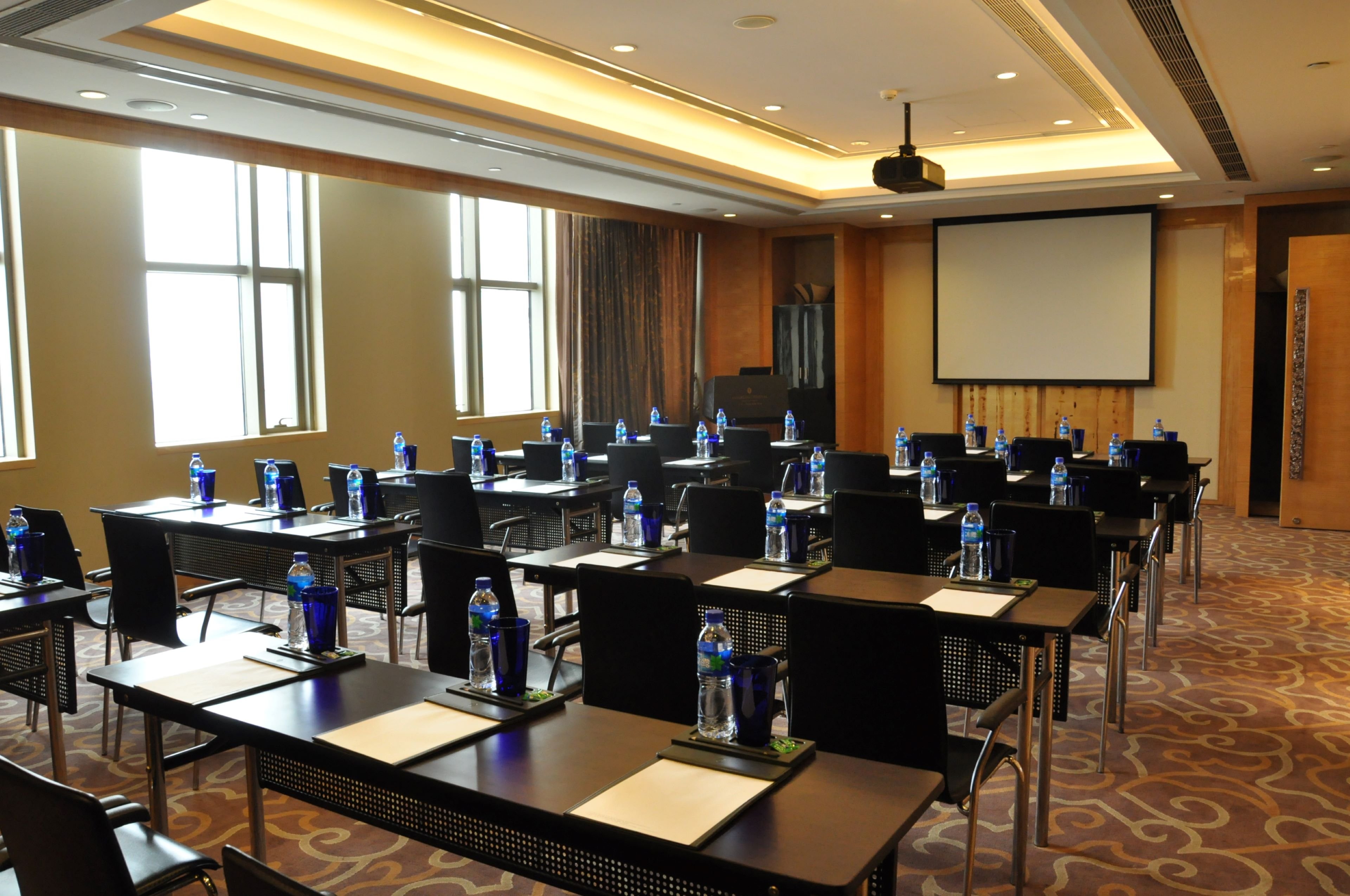 INTERCONTINENTAL SHIJIAZHUANG 36/50