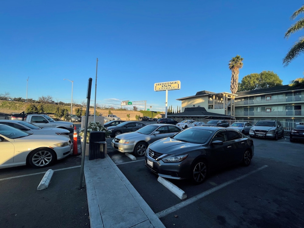 Heritage Inn Express Hayward 28/33