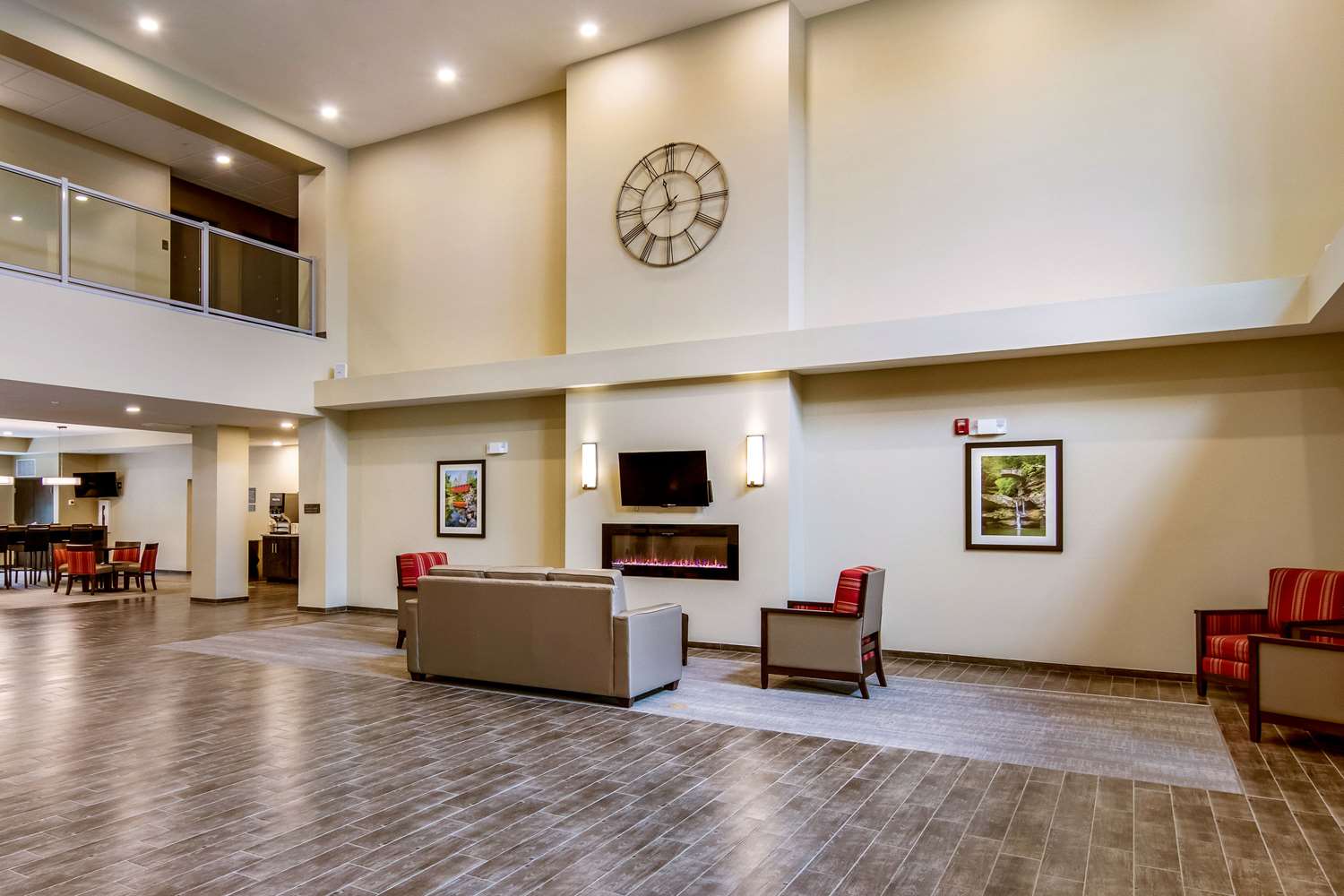 Comfort Suites Wooster near University Campus 11/54