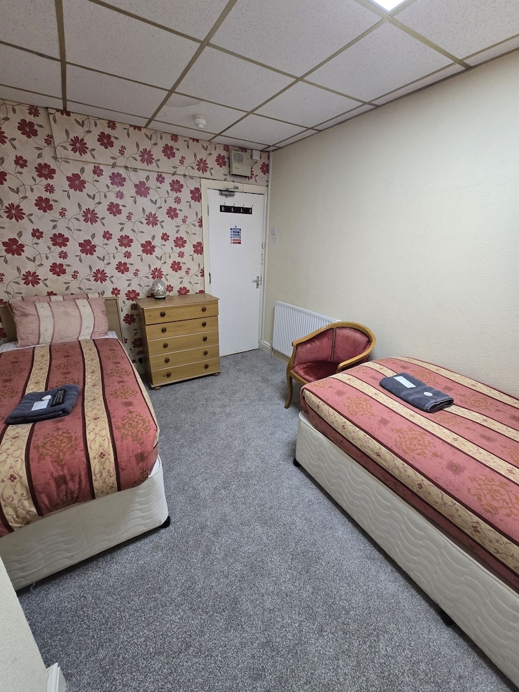 The Albany Hotel 56/66