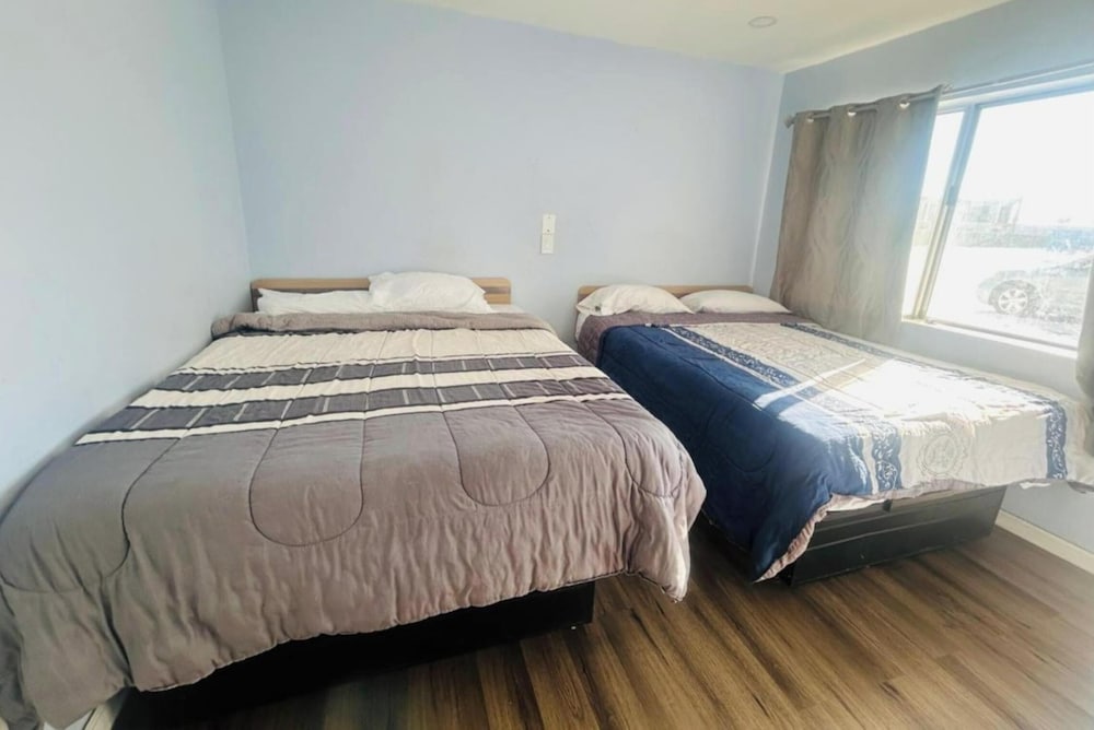 2 Full Beds Smoking