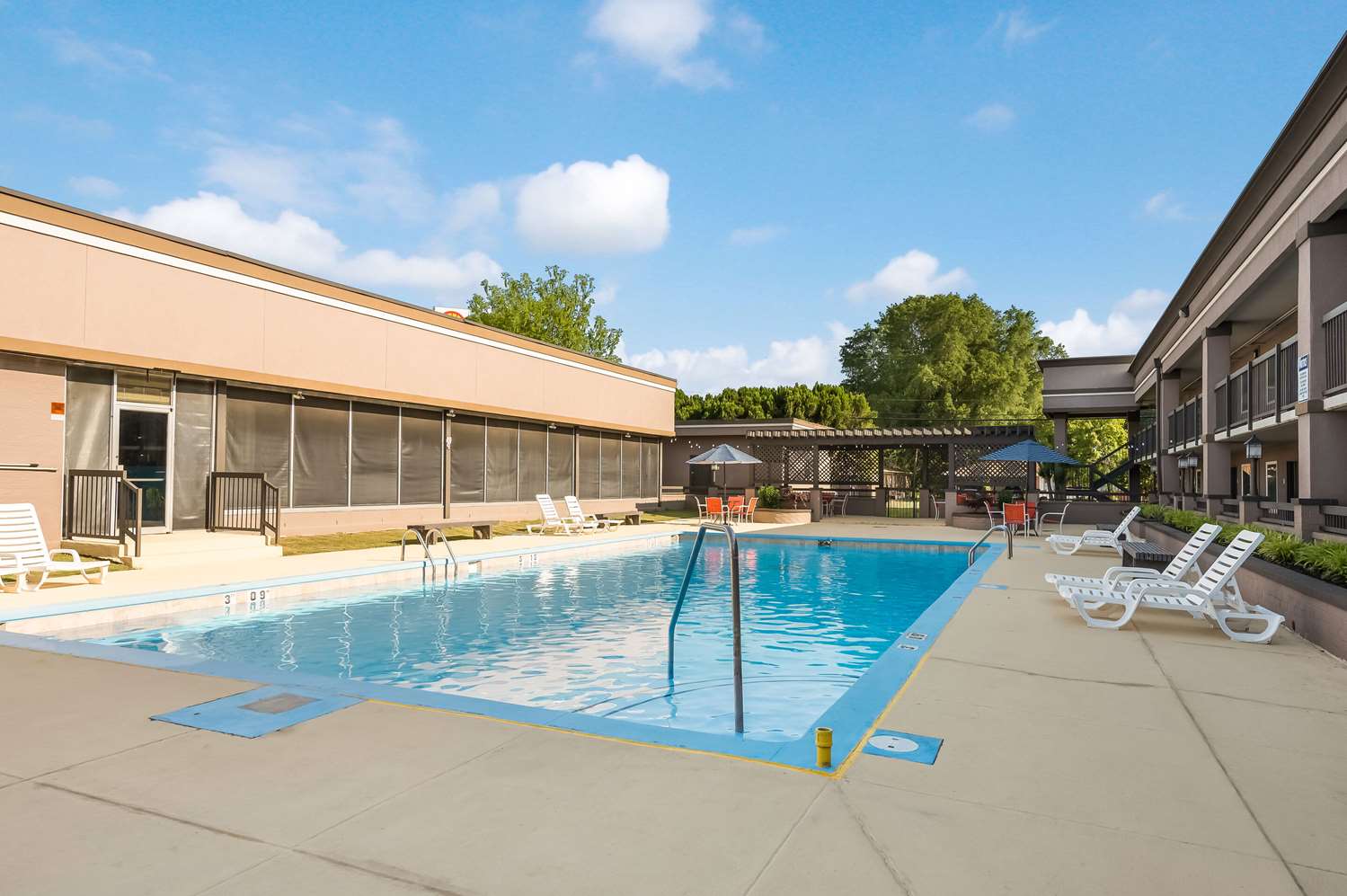 Clarion Inn & Suites Russellville I-40 6/20