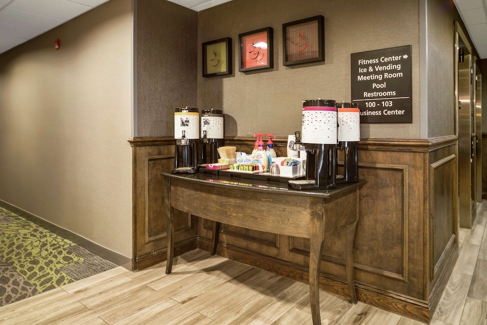 Hampton Inn Wilson Downtown 40/50