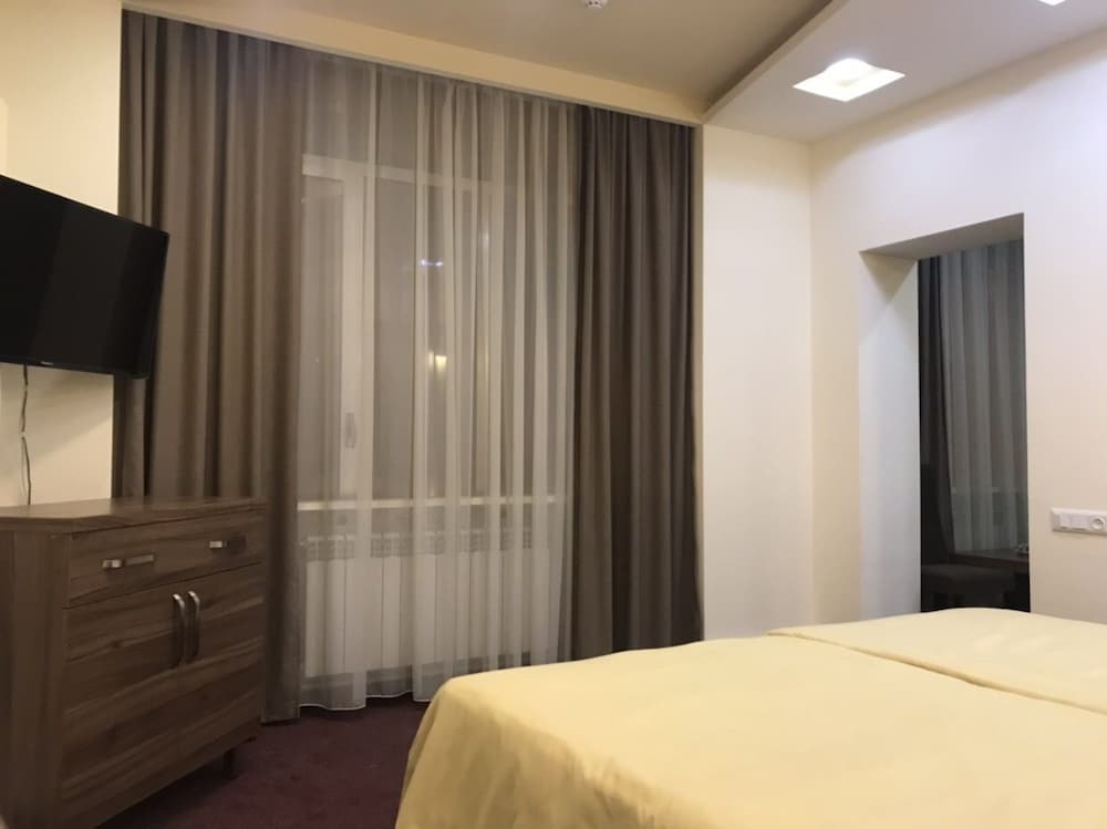 Hobby Hotel 8/34
