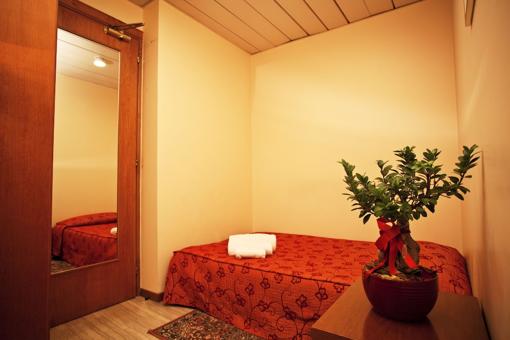 Augustus Hotel 20/29