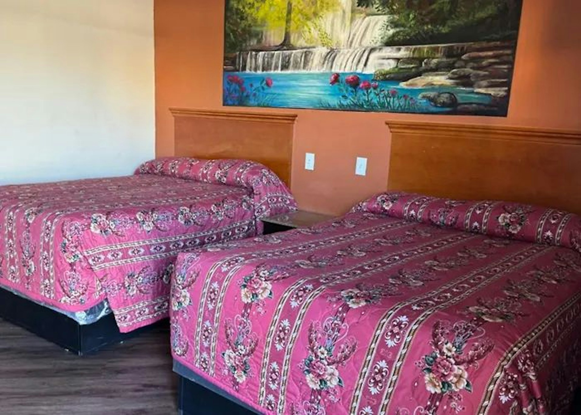 2 Queen Beds Non-Smoking