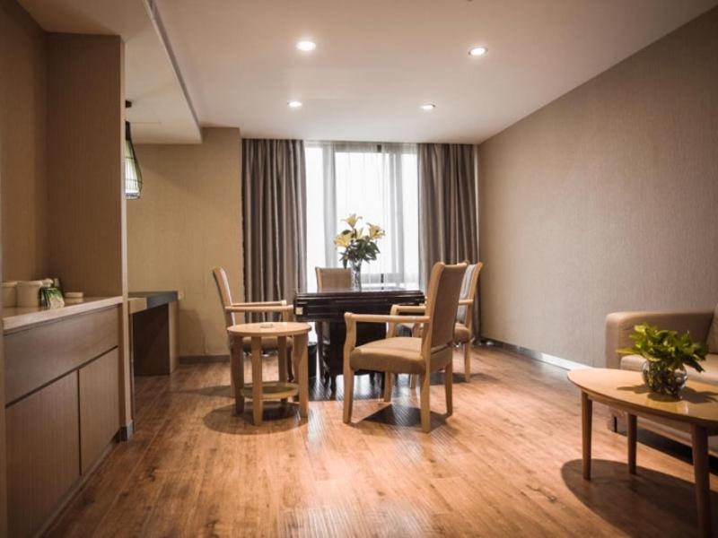 GreenTree Inn Taizhou Golden Eagle Shopping Center Dongfeng Road Express Hotel 33/39