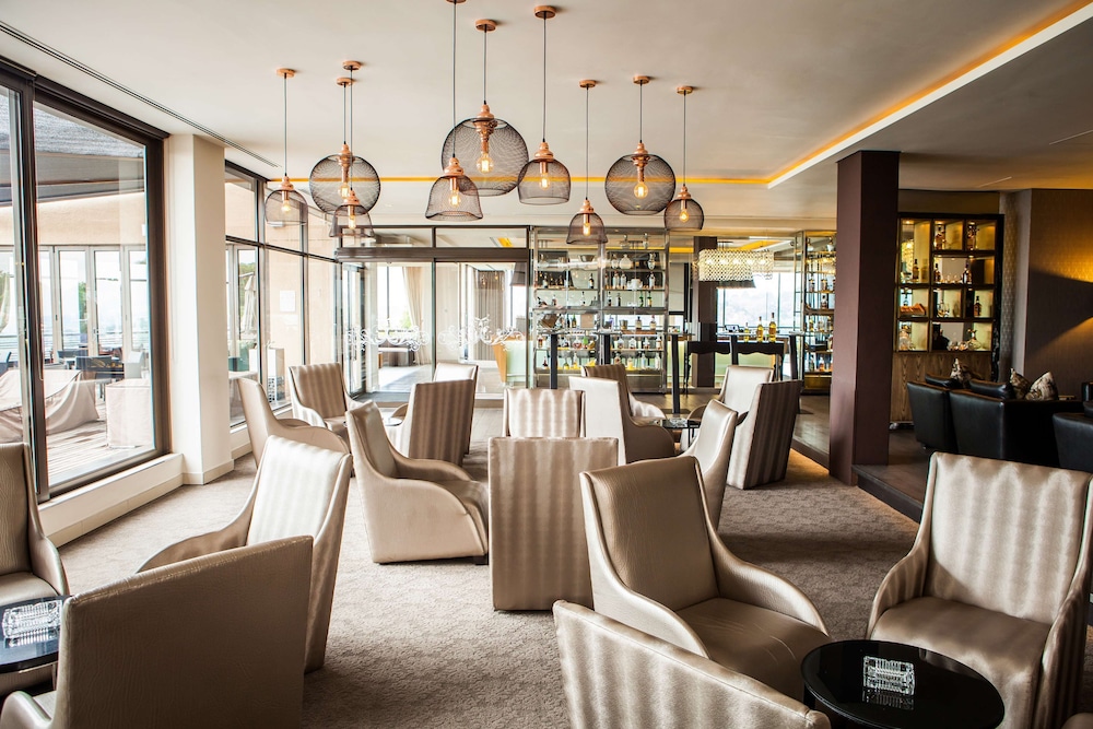 Southern Sun Hyde Park Sandton 28/48