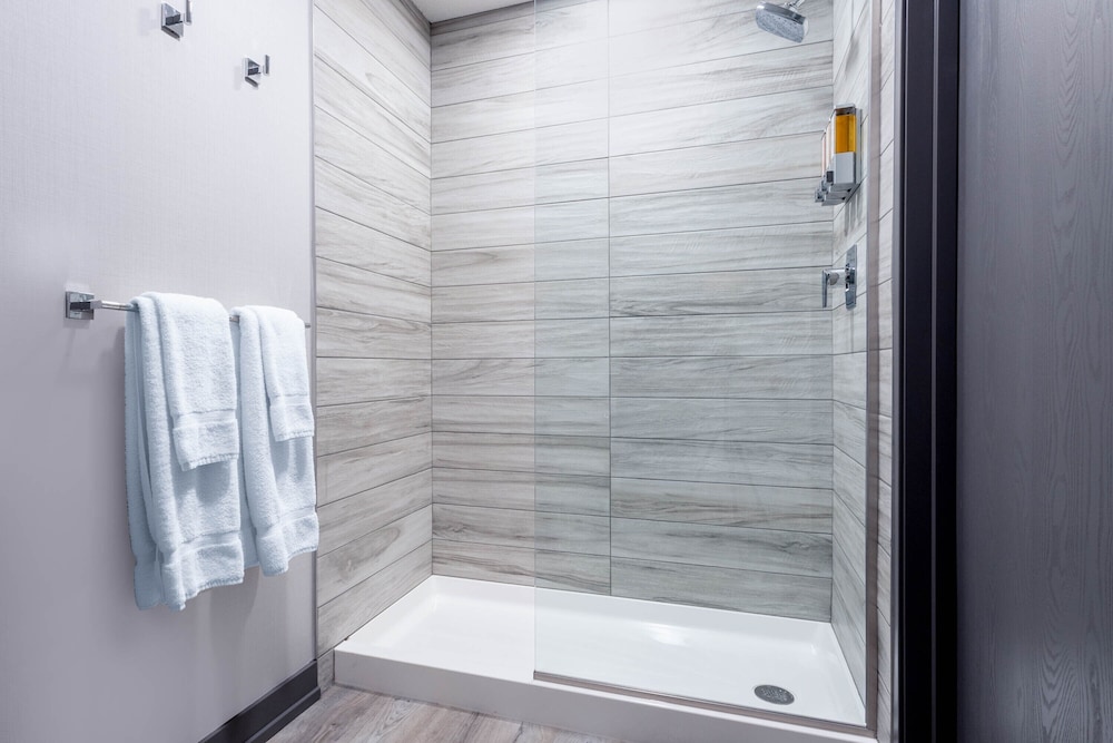 Travelodge by Wyndham Elkhart 24/54
