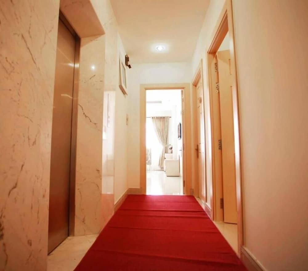 Tulip Hotel 2 33/66
