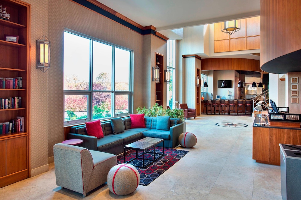 Best Western Premier Plainview-Long Island Hotel 33/52