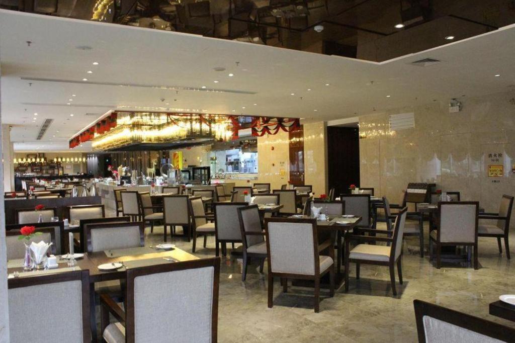 Golden Phoenix International Hotel 42/51
