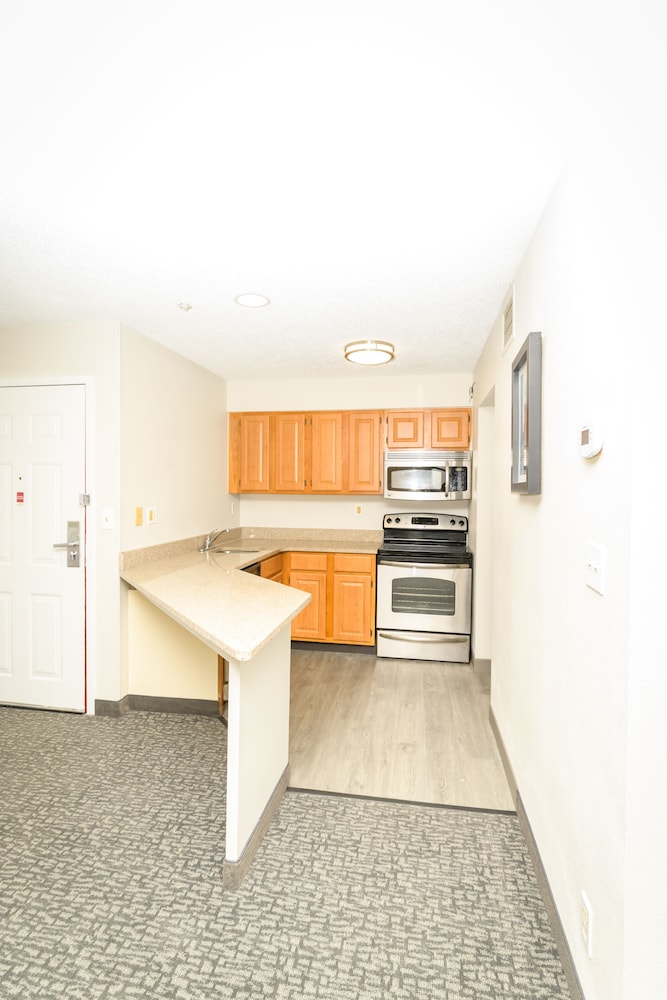 Philadelphia Suites-Extended Stay 26/33