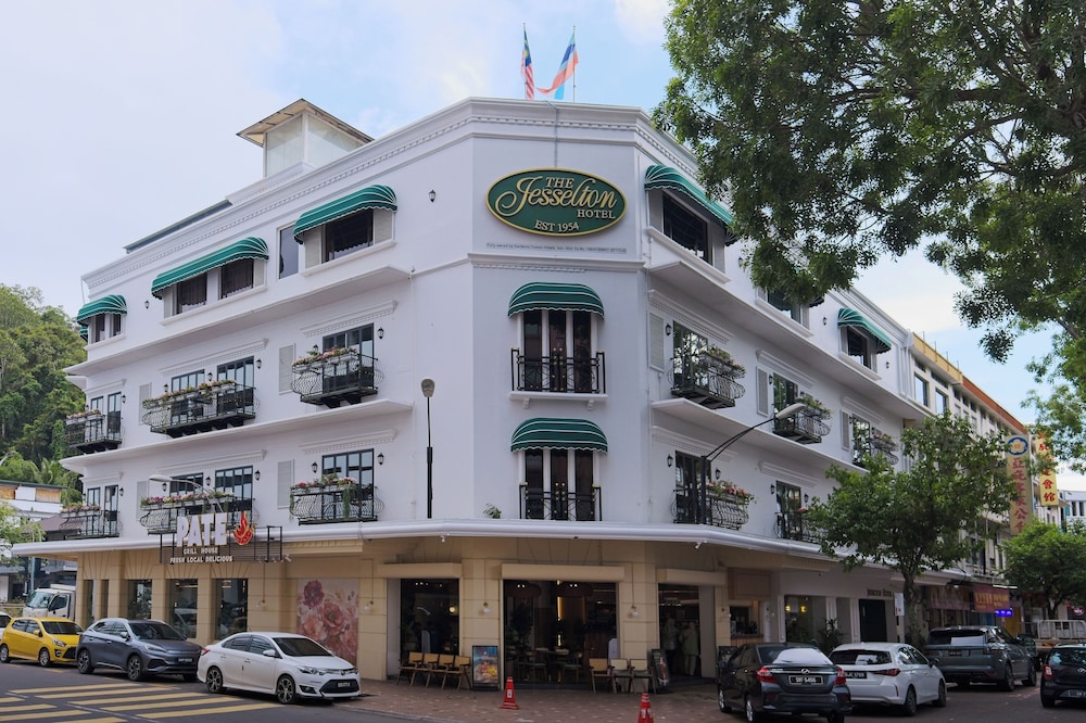 The Jesselton Hotel 5/50