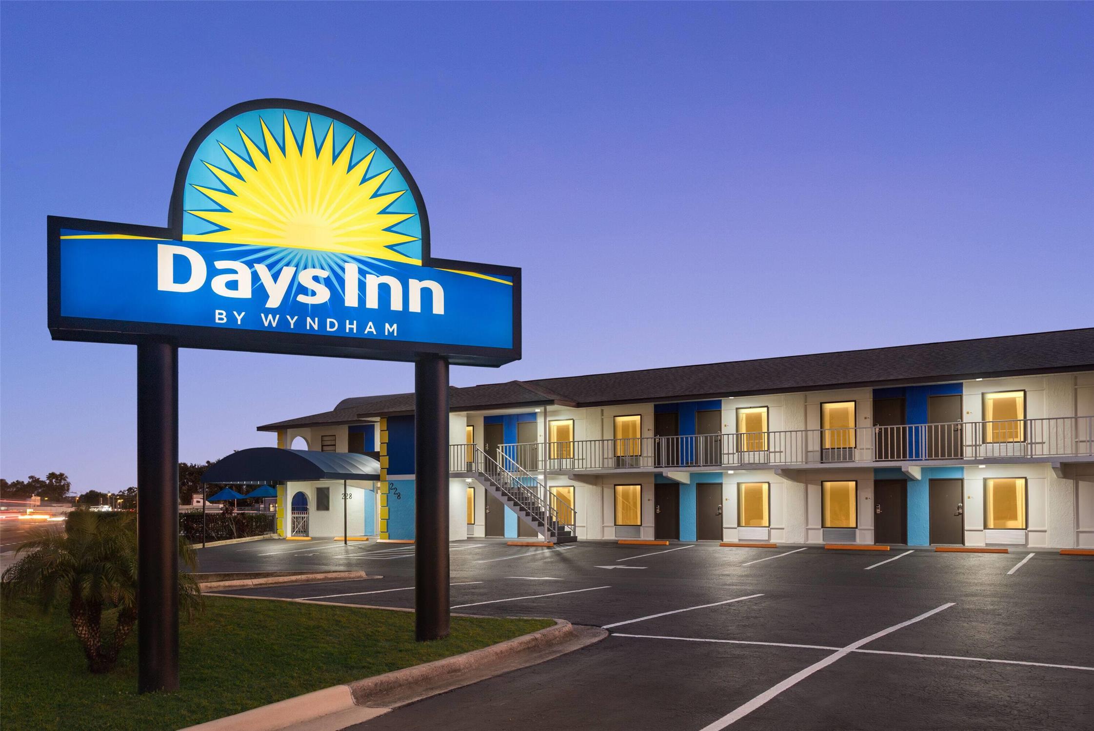 Days Inn By Wyndham Apopka Orlando 48/53