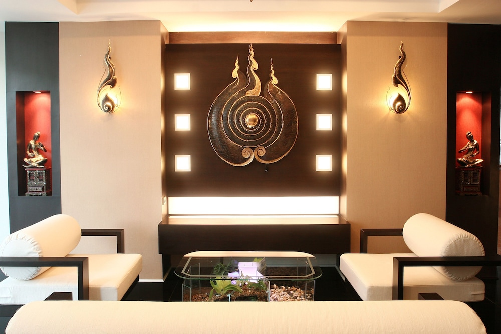 Mirth Sathorn Hotel 5/39