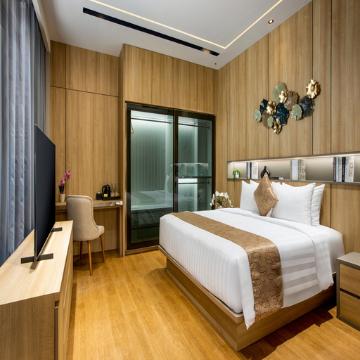 Executive, Suite, Balcony