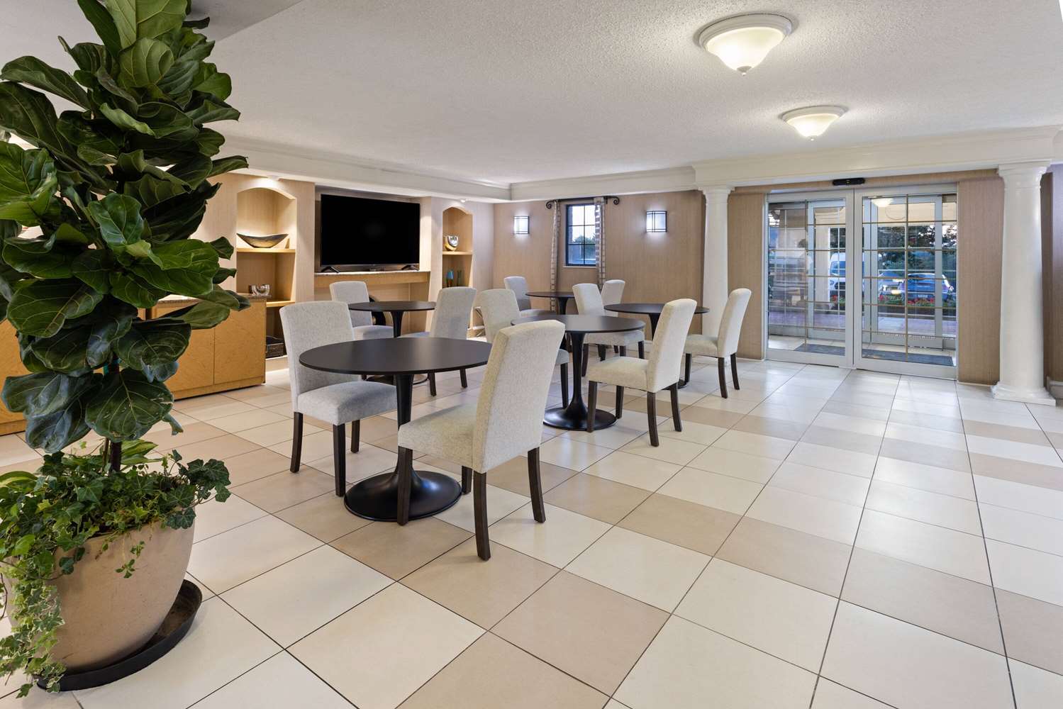 La Quinta Inn by Wyndham Pittsburgh Airport 21/36