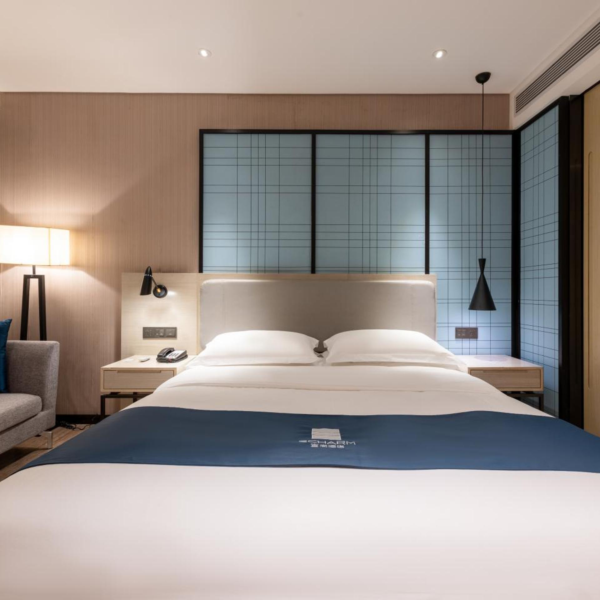 Echarm Hotel( Guangzhou Jiahe Wanggang Metro Station) 10/23