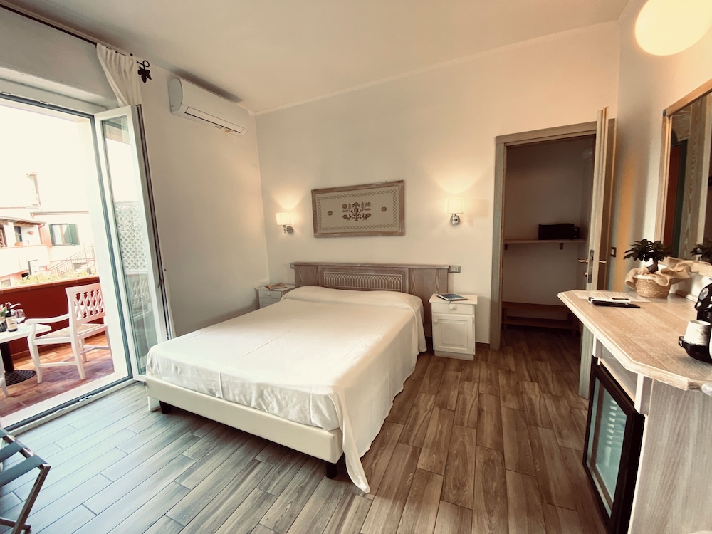 LOCANDA DEGLI ARTISTI 14/50