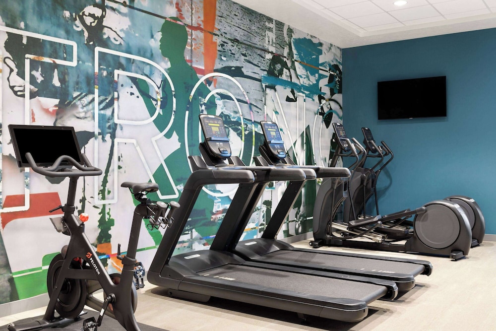 Hawthorn Extended Stay by Wyndham Kingman 15/27