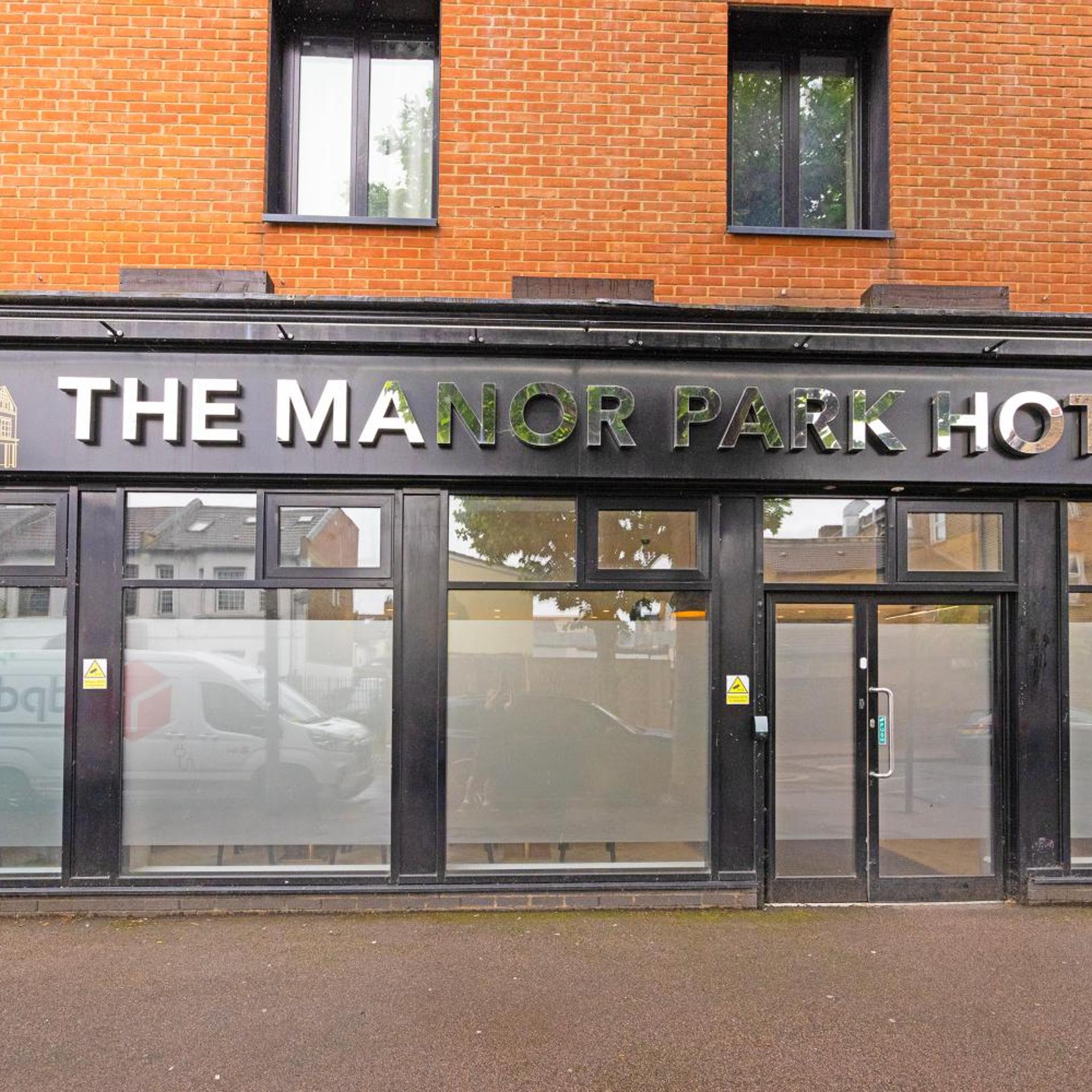 OYO The Manor Park Hotel