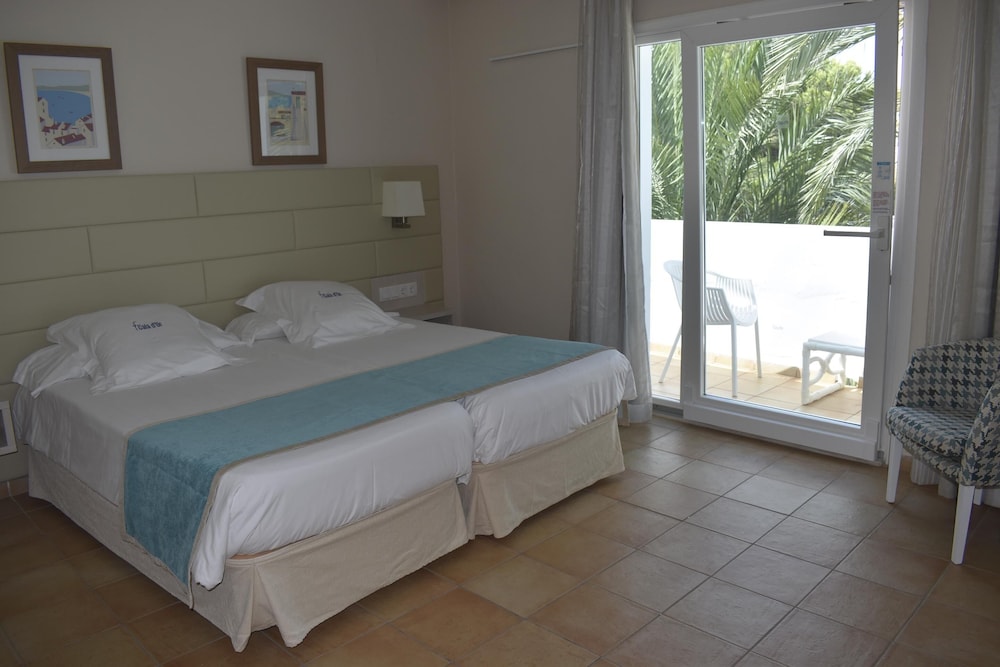 ROOM, DOUBLE BED, BALCONY