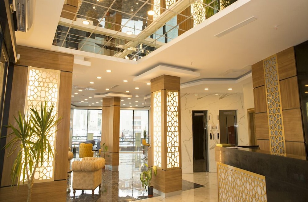 Winter City Hotel 6/35
