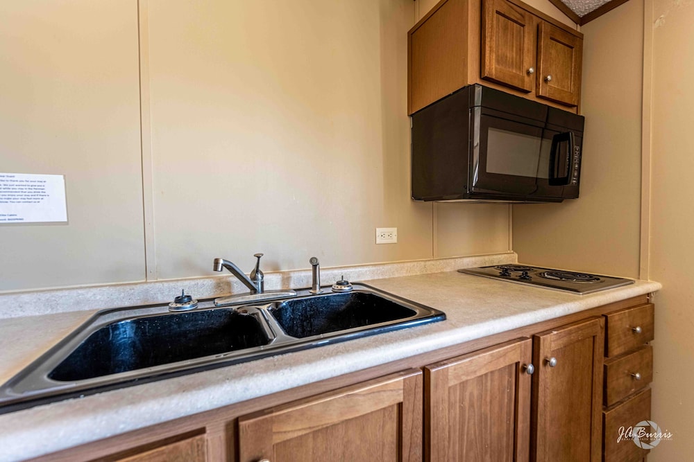 Elite Cabins and RV Park 42/51