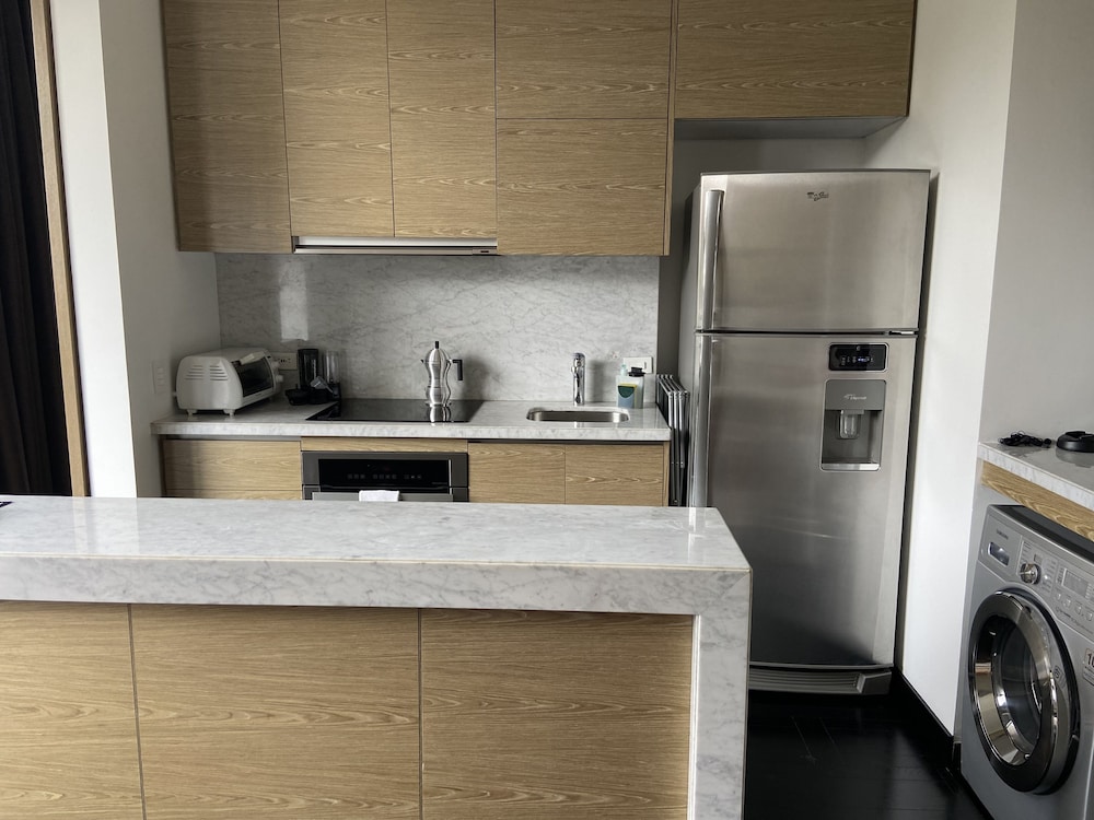 8010 Urban Living 5/46