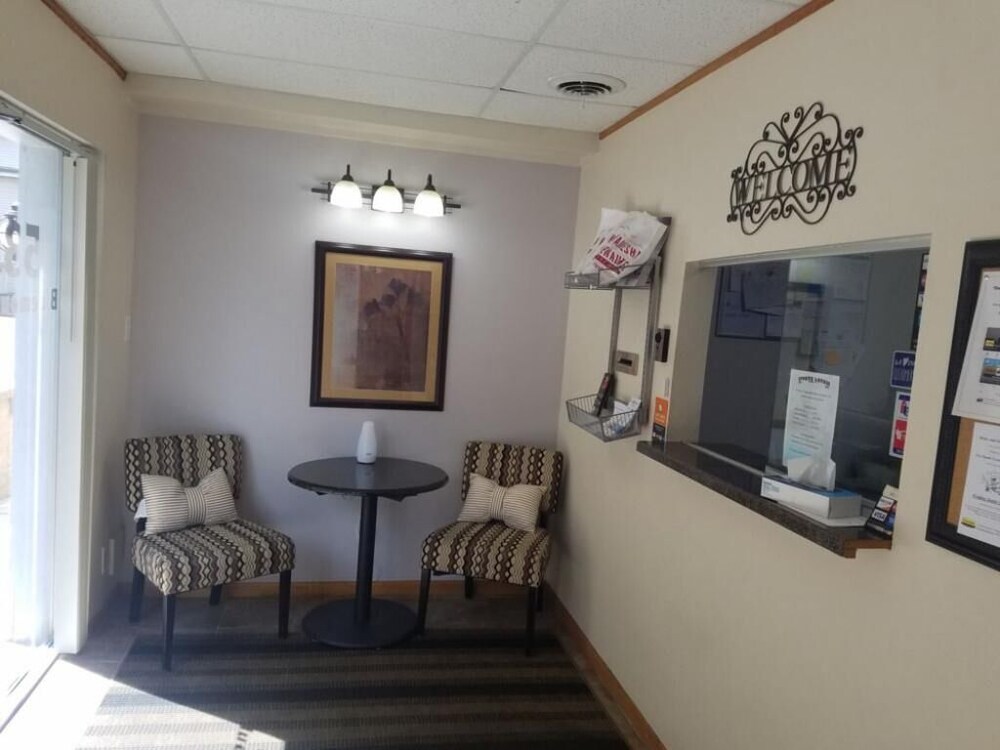Price Pointe Inn 20/42