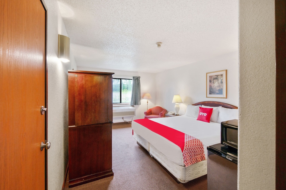 OYO Hotel Portage I-94 25/39