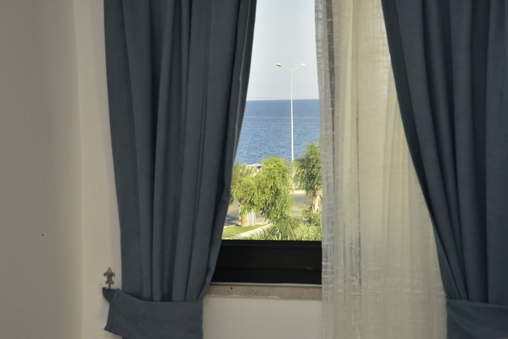 Demyra Boutique Hotel 26/28