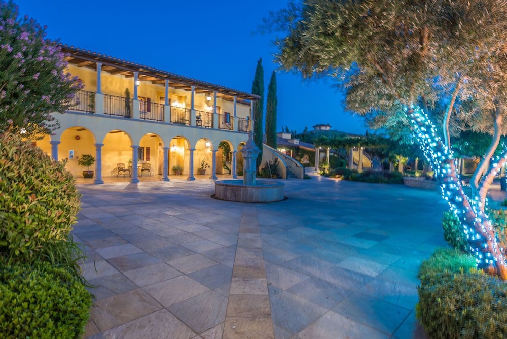 CaliPaso Winery 12/50