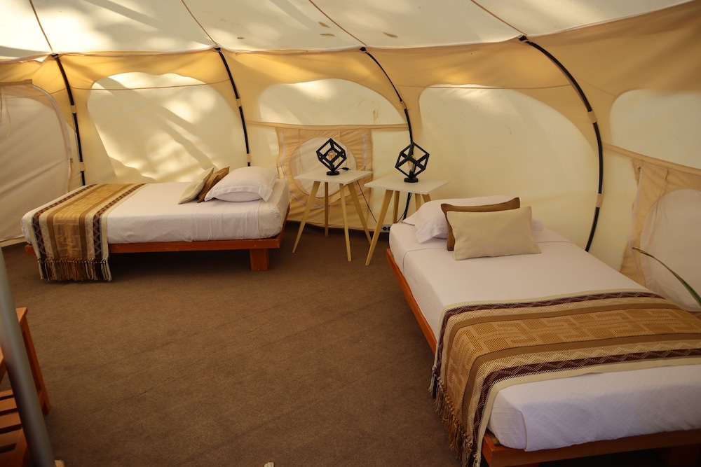 DELUXE, TENT
