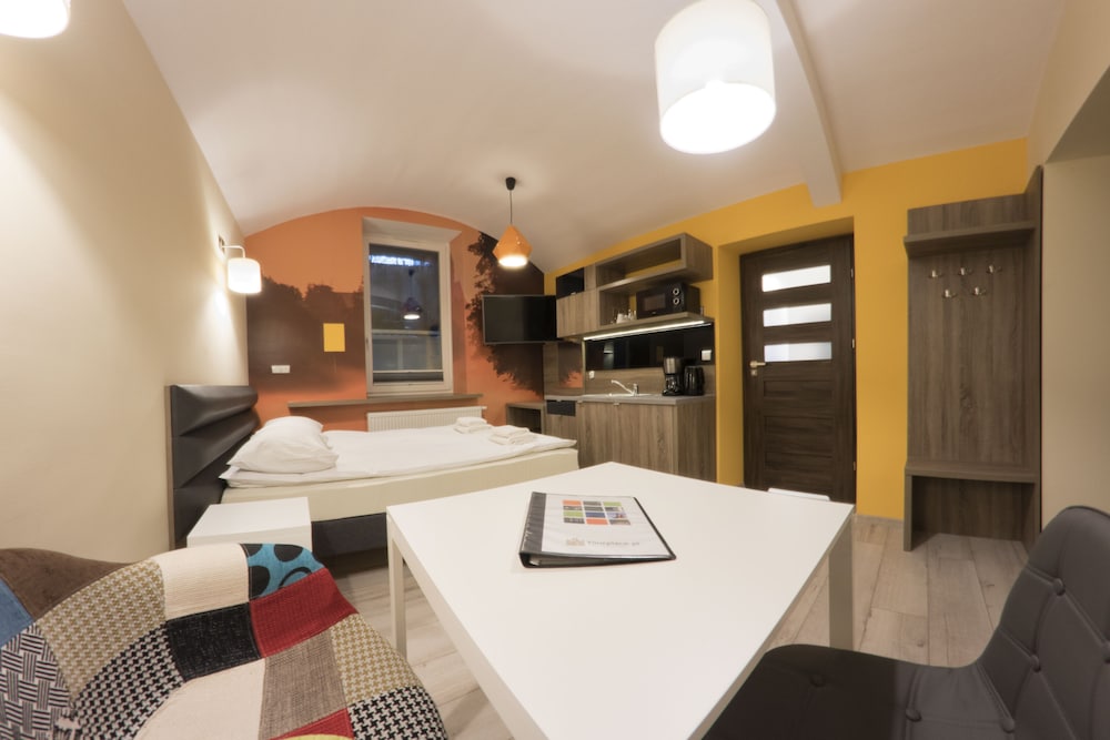 Yourplace Central Apartments 40/50