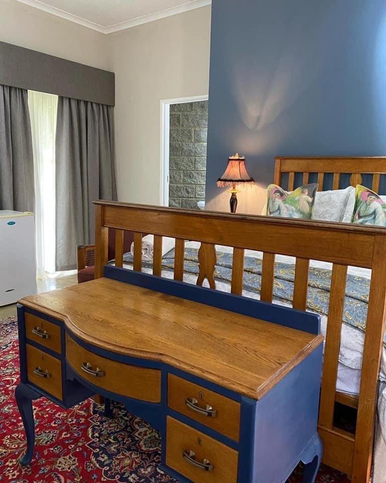 Loch Athlone Overnight Accommodation 6/50