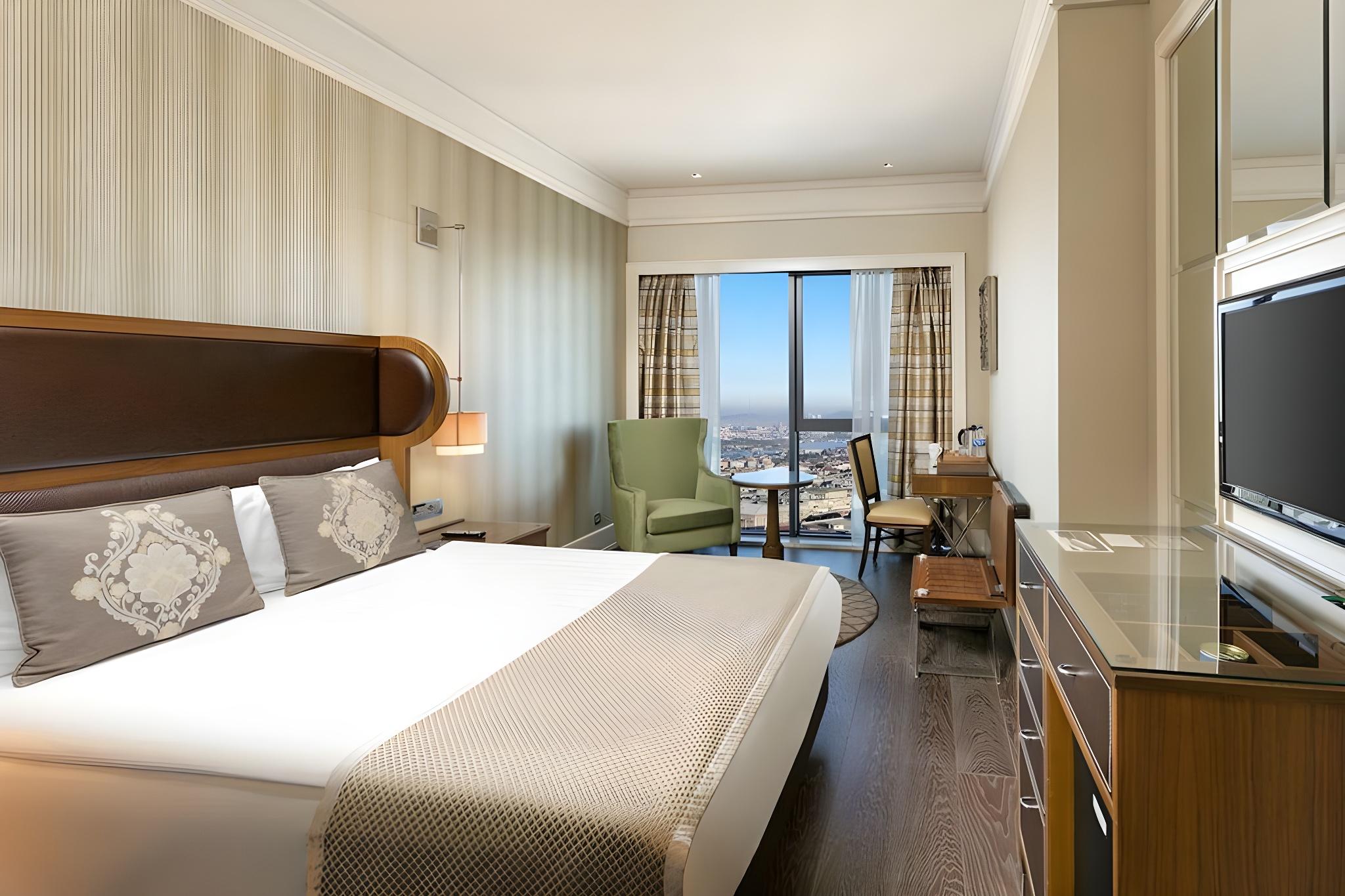 Executive, French Bed, Queen Bed, City View