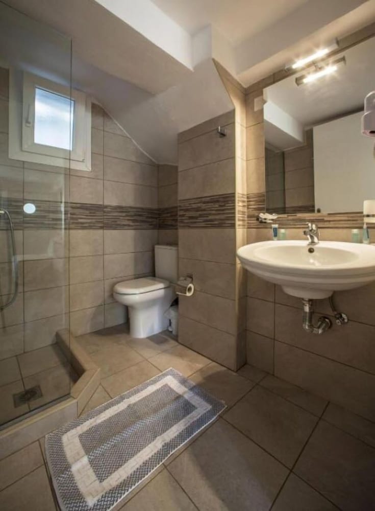 Vassilis Guest House 38/40