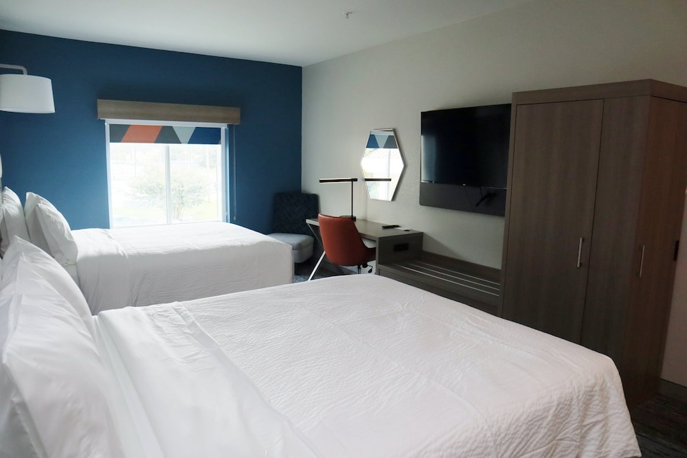 Standard, 2 Queen Beds